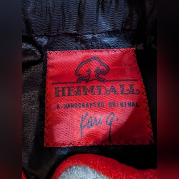 Norwegian Heimdall black Handcrafted wool cape by Kari G - Picture 12 of 17